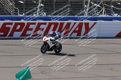 media/Aug-27-2022-Fastrack Riders (Sat) [[c588535105]]/Level 1/Session 1 Start Finish/